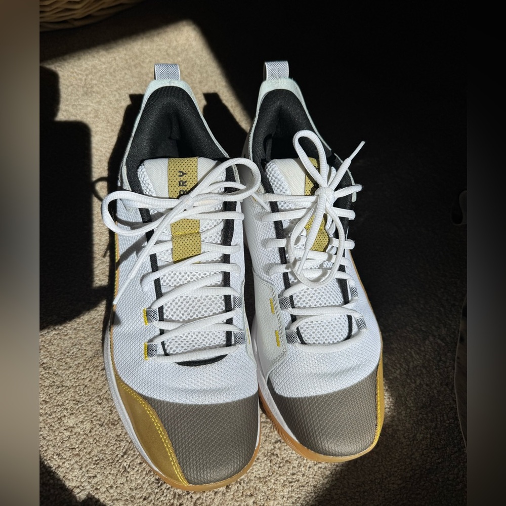 Under Armour Curry 3Z5 basketball shoes
